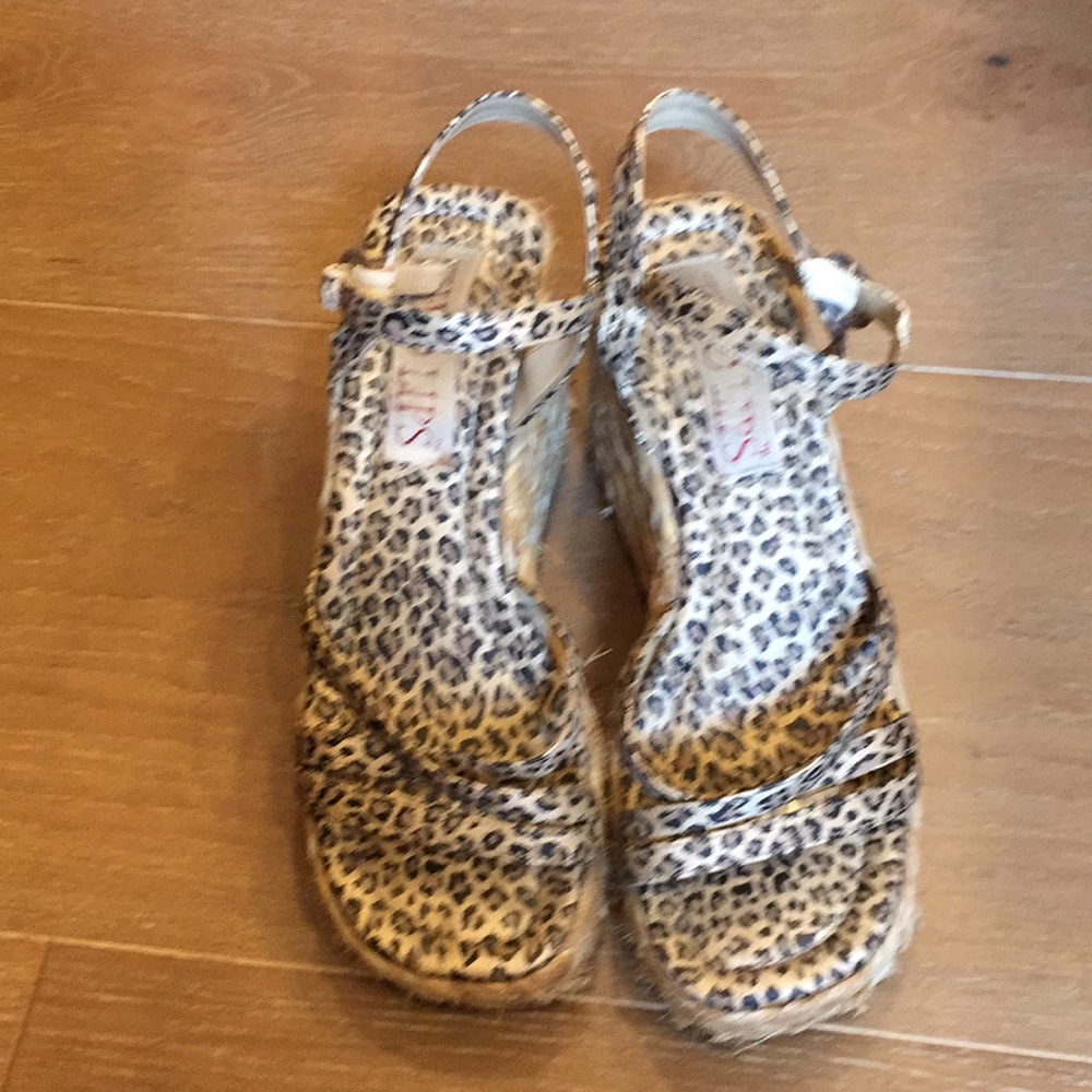 Leopard sandals!